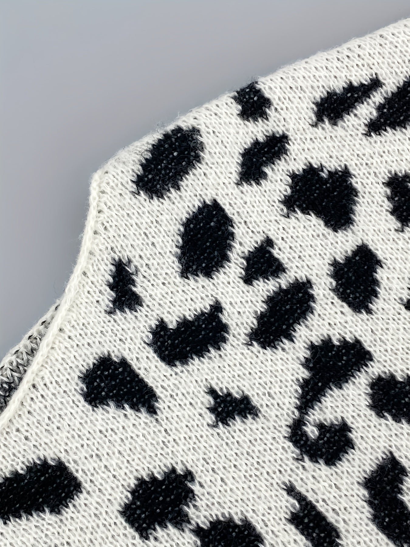 Stylish Color Block Leopard Print Sweater, Crew Neck Long Sleeve Sweater, Casual Tops For Fall & Winter, Women's Clothing